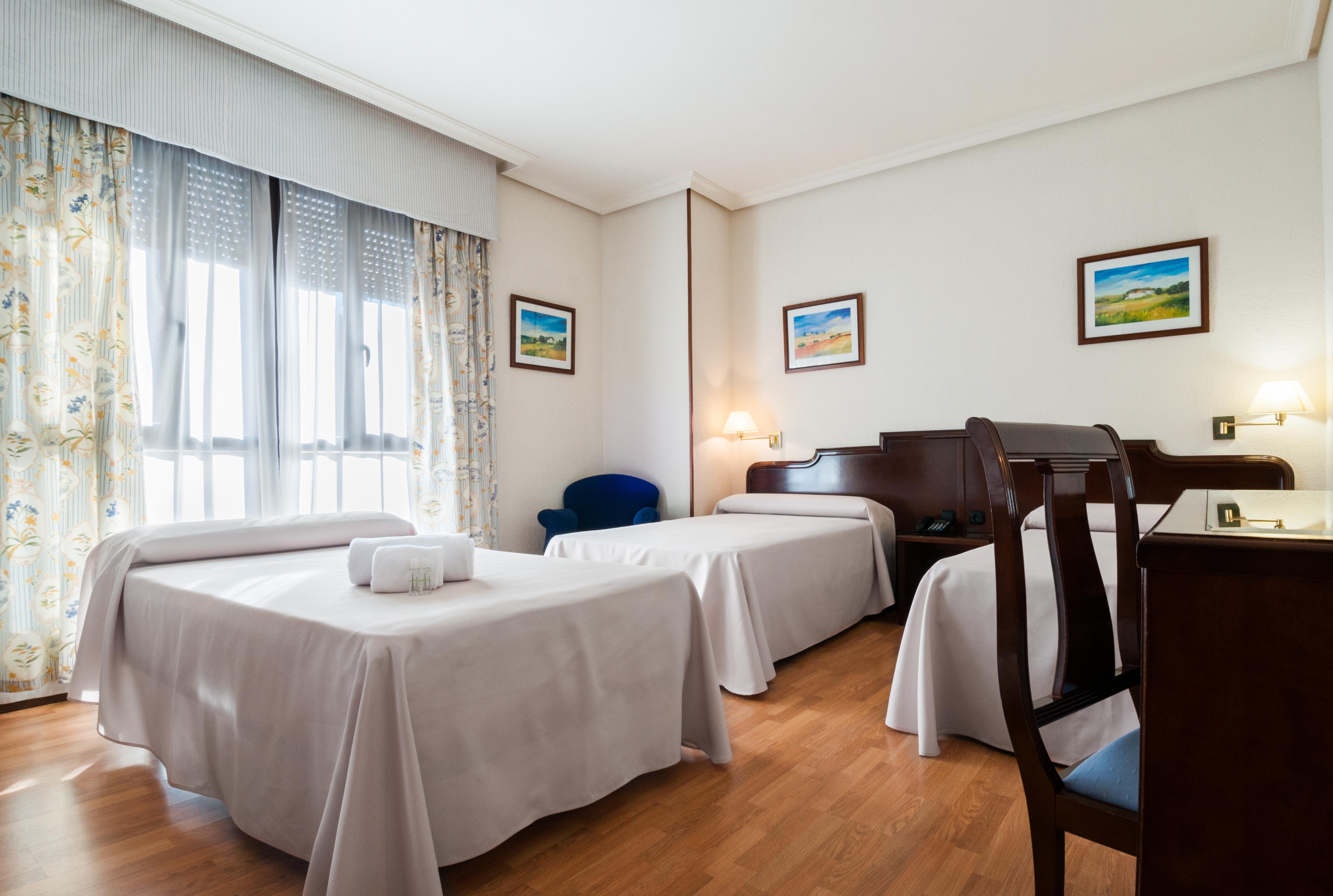 Hotel Alcantara Caceres Exterior photo