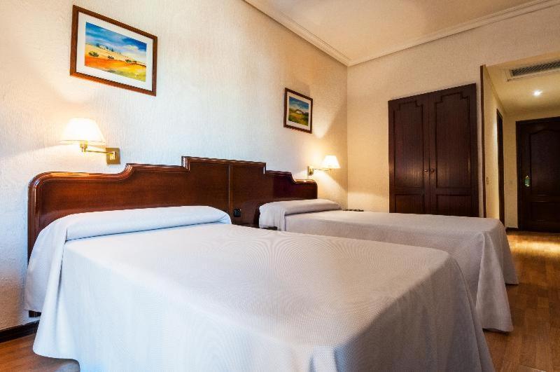 Hotel Alcantara Caceres Room photo